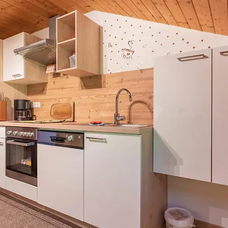 Alpenrose Und Edelweiss Apartment *